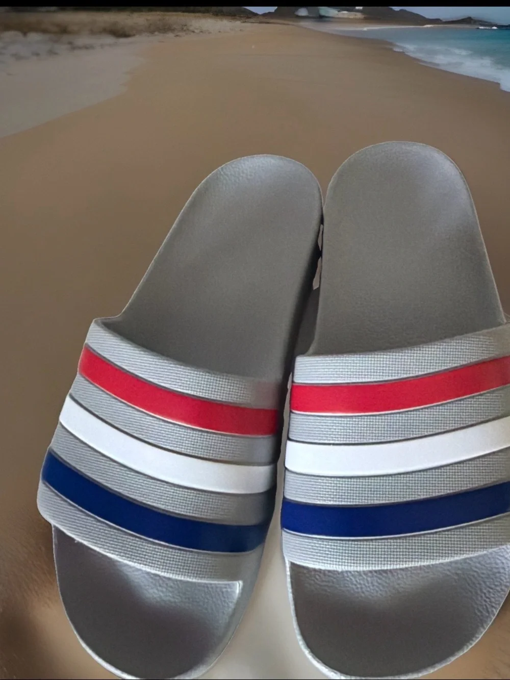 Adidas Men’s Size 10 Adilette Aqua Slide Sandals. Grey/Multicolored Stripes. NWT